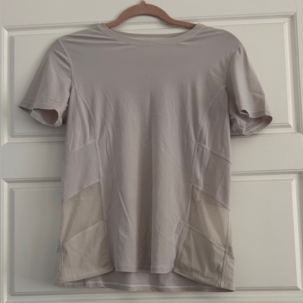 lululemon athletica Short Sleeve Tee in Light Taupe